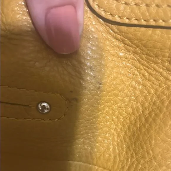 B makowski Elegant mustard yellow Leather Tote Bag - Picture 12 of 16